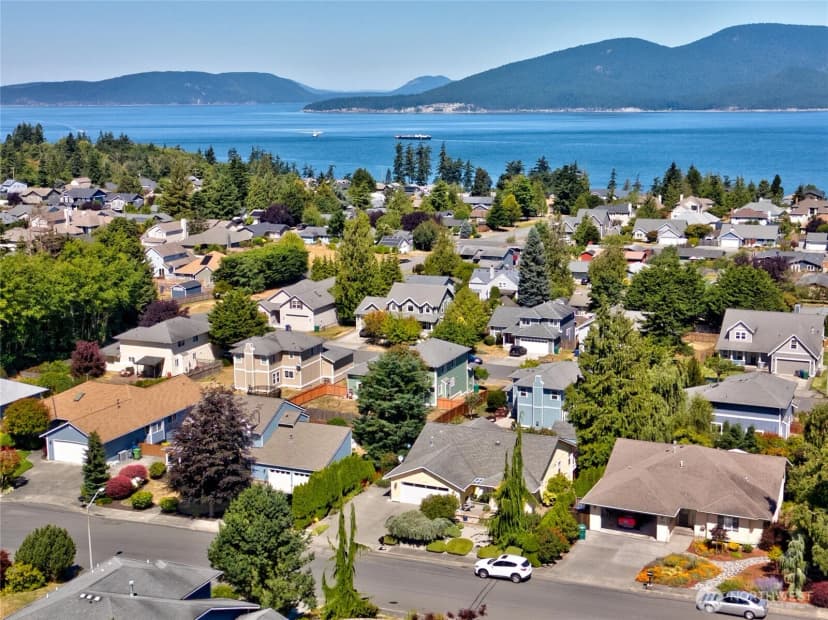 Property photo for 3708 W 8th Ave, Anacortes photo 12