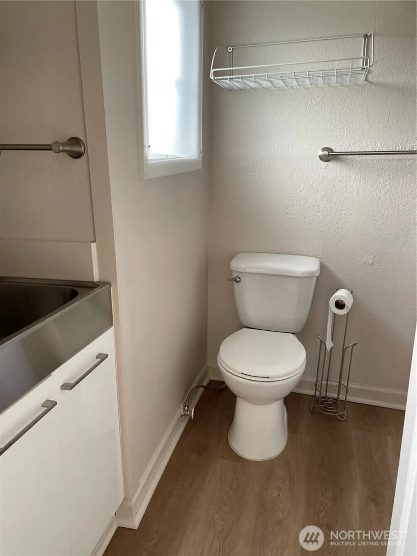 Property photo for 405 Washington Avenue N, Long Beach photo 12