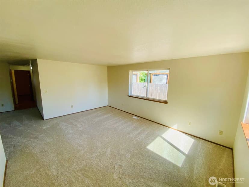 Property photo for 1609 Tullis Street Ne, Olympia photo 4