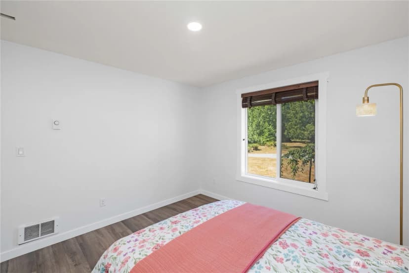 Property photo for 14715 318th Street E, Graham photo 26