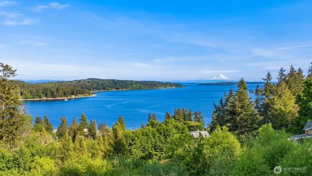 Property photo for 6715 Ne Dapple Court, Bainbridge Island