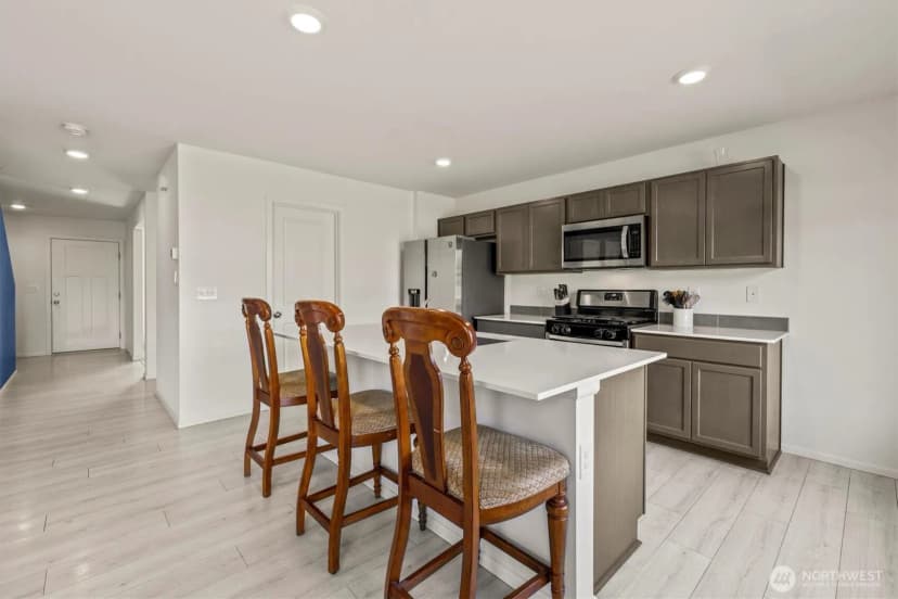 Property photo for 9236 Silverspot Drive Se, Olympia photo 4