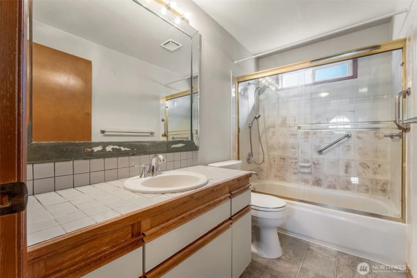 Property photo for 3820 N Commencement Bay Drive, Tacoma photo 18