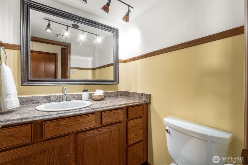 Property photo for 3820 N Commencement Bay Drive, Tacoma photo 13
