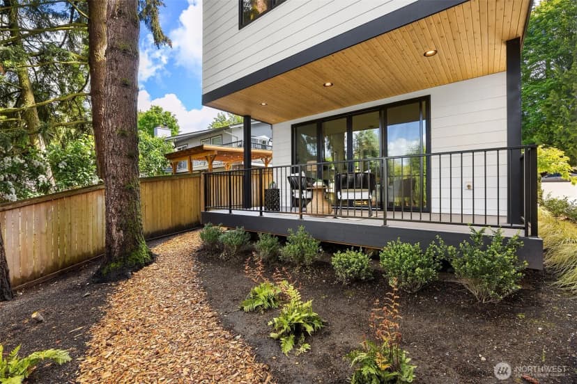 Property photo for 6707 117th Avenue Ne, Kirkland photo 3