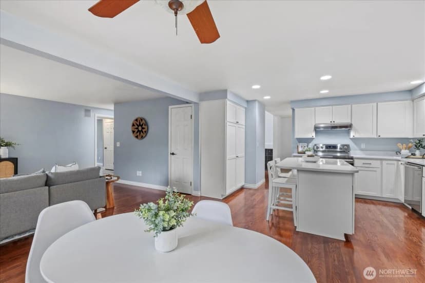 Property photo for 11210 Se 219th Place, Kent photo 12