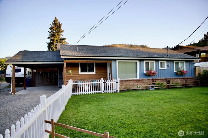 Property photo for 604 Pioneer Avenue, Cashmere