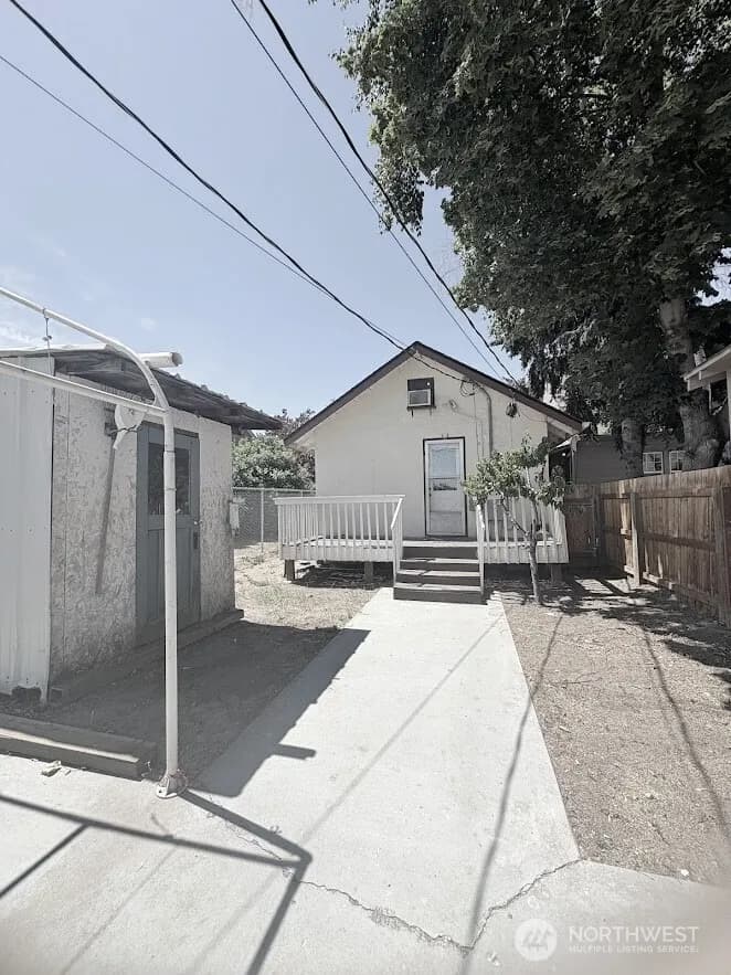 Property photo for 225 N Emerson Avenue, Wenatchee photo 12