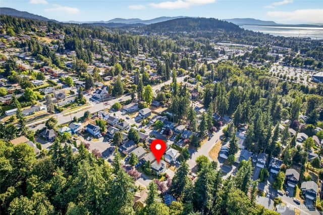 Property photo for 2016 Ponderosa Court, Bellingham photo 3