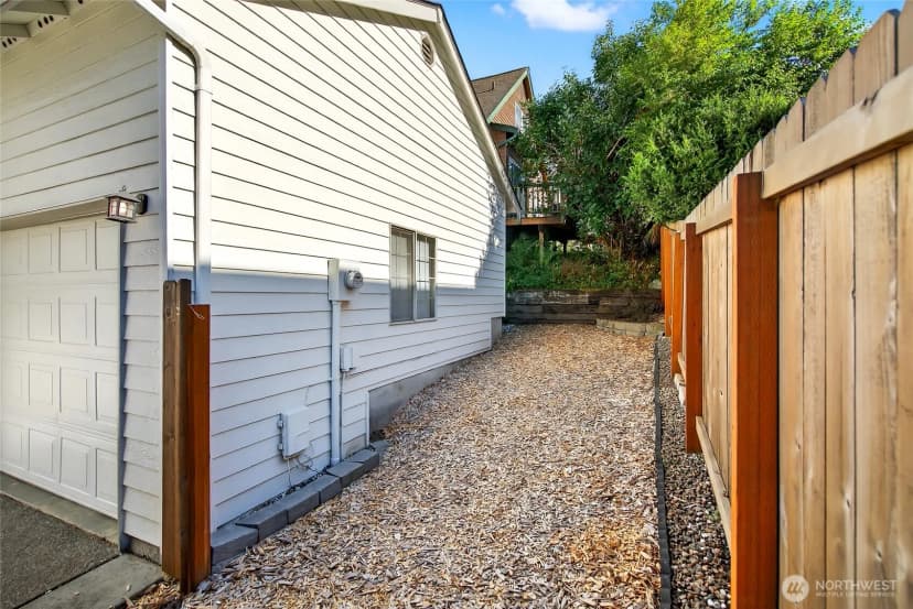 Property photo for 2016 Ponderosa Court, Bellingham photo 24