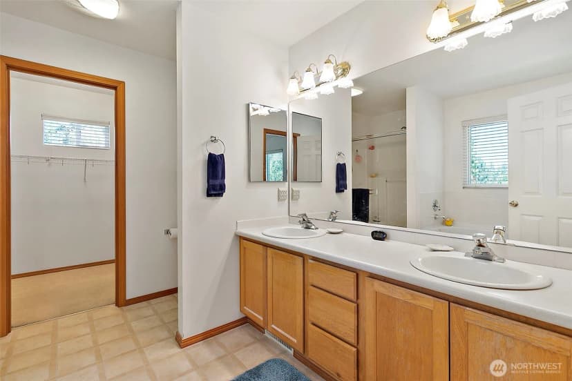 Property photo for 23020 Se 241st Place, Maple Valley photo 16