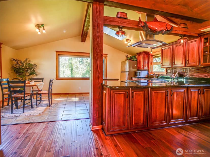 Property photo for 18612 51st Avenue Se, Bothell photo 10