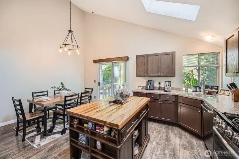Property photo for 26803 216th Avenue Se, Maple Valley photo 15