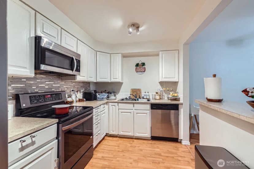 Property photo for 1131 115th Street Sw #j3, Everett photo 3