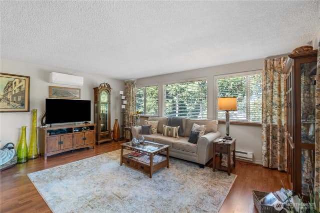 Property photo for 9423 104th Street Sw, Lakewood photo 4