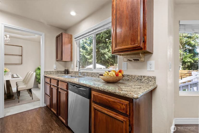 Property photo for 1124 Sw 354th Street, Federal Way photo 8