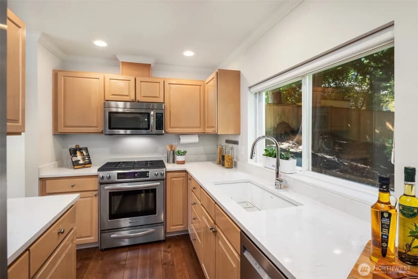 Property photo for 1723 29th Avenue, Seattle photo 12
