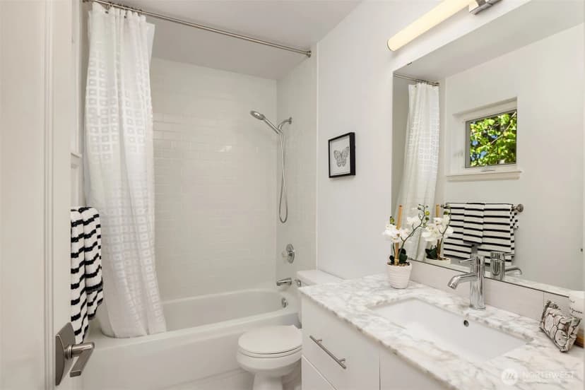 Property photo for 1723 29th Avenue, Seattle photo 15
