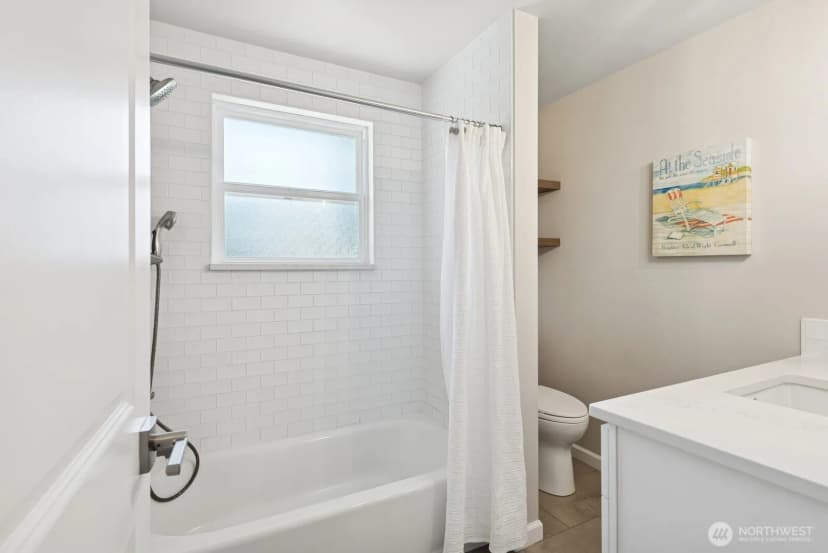 Property photo for 918 Daley Street, Edmonds photo 14