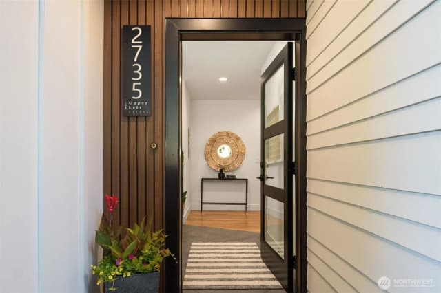Property photo for 2735 59th Avenue Sw, Seattle photo 4