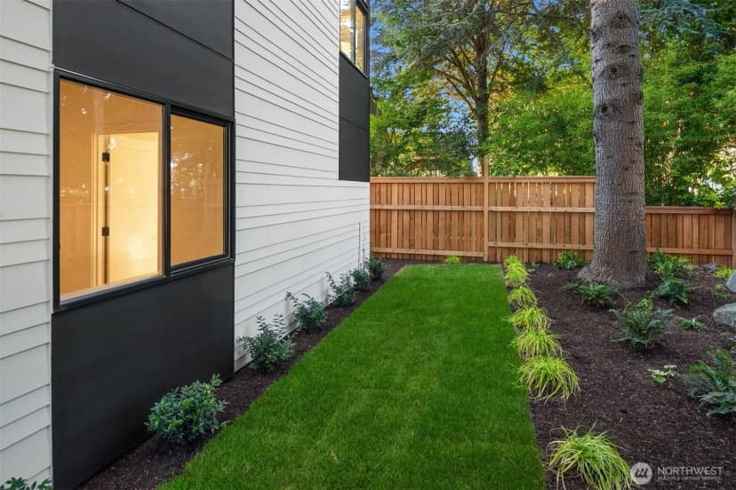 Property photo for 2735 59th Avenue Sw, Seattle photo 28