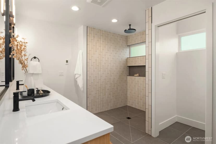 Property photo for 2735 59th Avenue Sw, Seattle photo 17