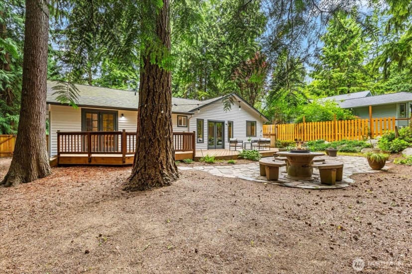 Property photo for 23407 35th Avenue W, Brier photo 33