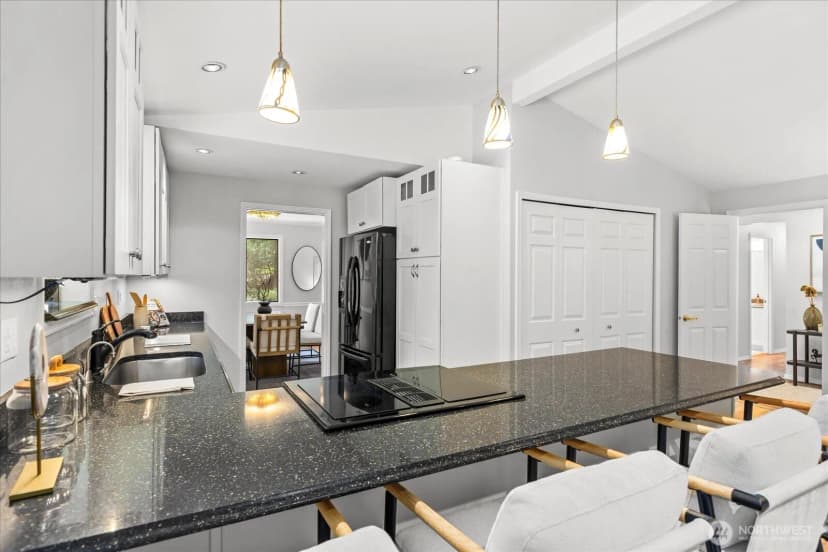 Property photo for 23407 35th Avenue W, Brier photo 8