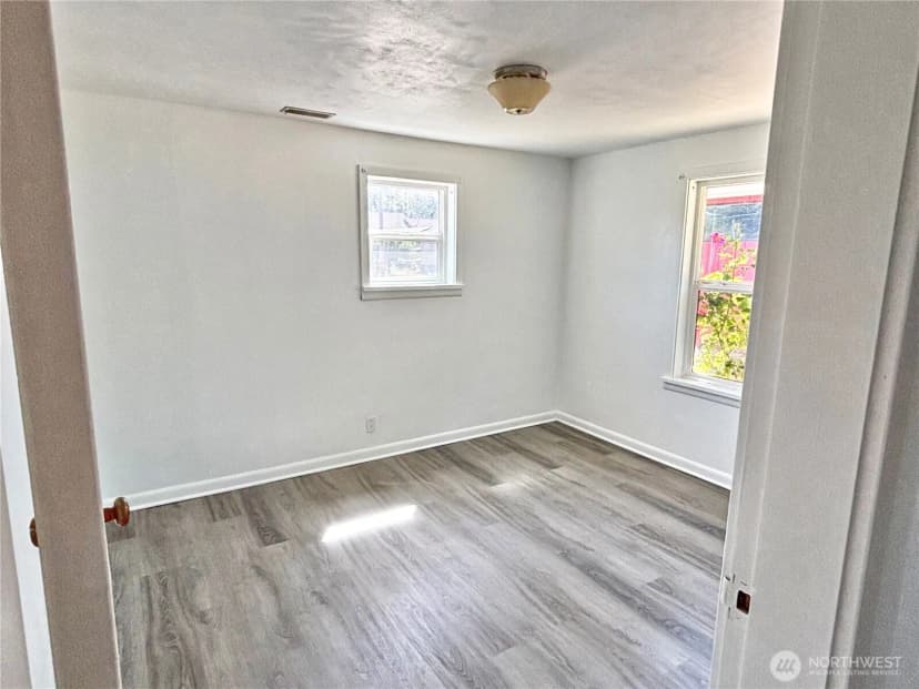 Property photo for 607 W Wyandotte Avenue, Shelton photo 8