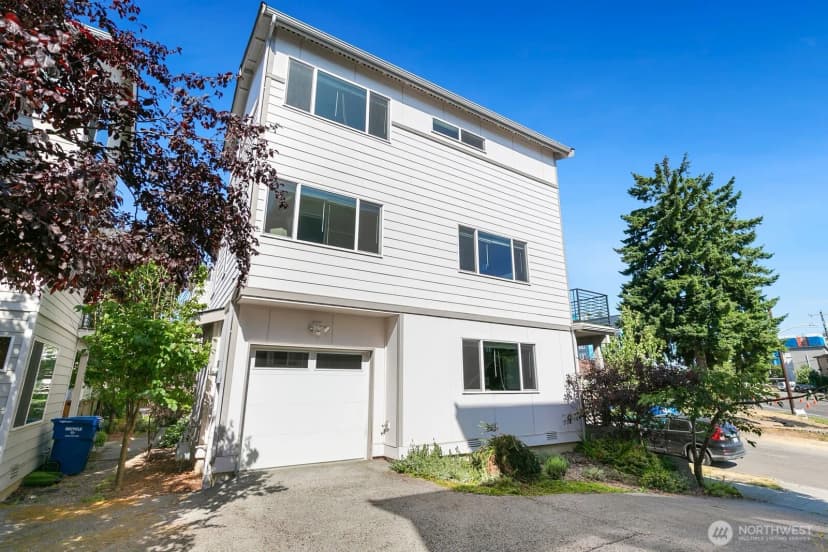 Property photo for 4261 S Holden Street, Seattle photo 2