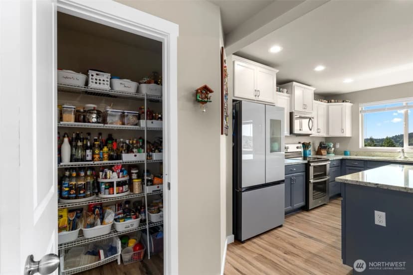 Property photo for 2416 W Echo Bay Drive, Bremerton photo 12