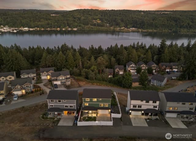 Property photo for 2416 W Echo Bay Drive, Bremerton