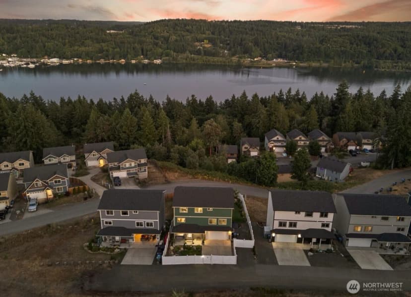Property photo for 2416 W Echo Bay Drive, Bremerton