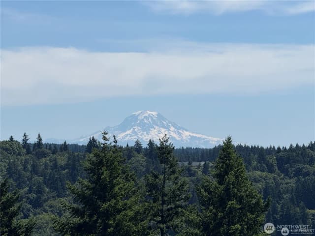 Property photo for 2416 W Echo Bay Drive, Bremerton photo 4