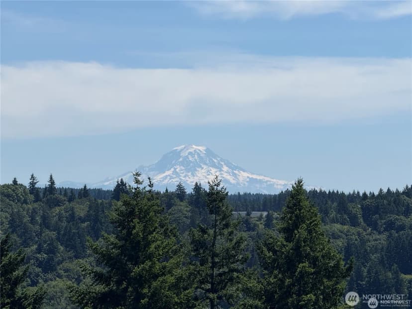 Property photo for 2416 W Echo Bay Drive, Bremerton photo 4