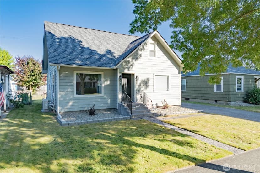Property photo for 520 23rd Avenue, Longview photo 2