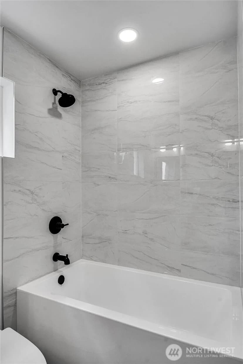 Property photo for 625 W Emerson Street, Seattle photo 15
