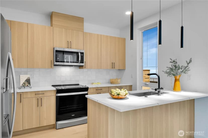 Property photo for 625 W Emerson Street, Seattle photo 6