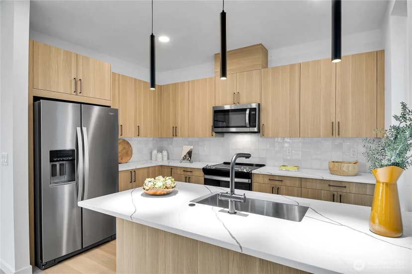Property photo for 625 W Emerson Street, Seattle photo 9