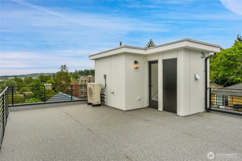 Property photo for 625 W Emerson Street, Seattle photo 26