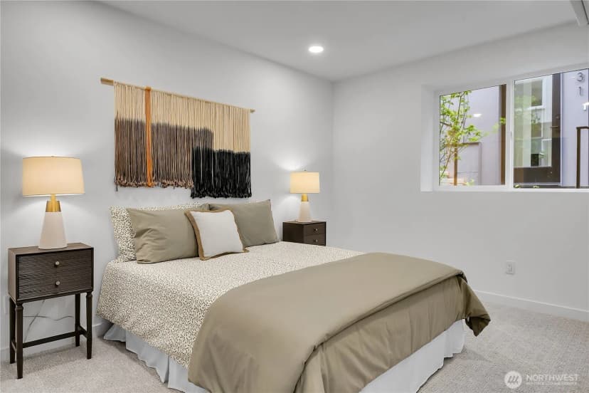 Property photo for 625 W Emerson Street, Seattle photo 17