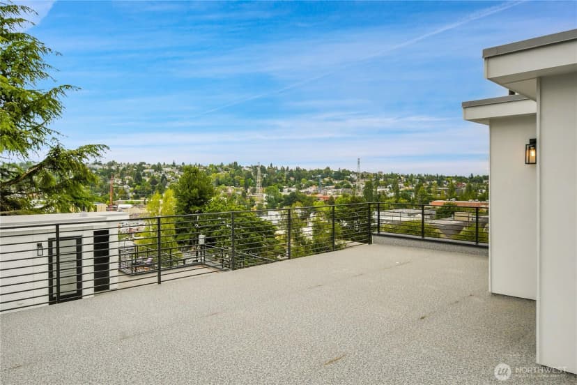 Property photo for 625 W Emerson Street, Seattle photo 25
