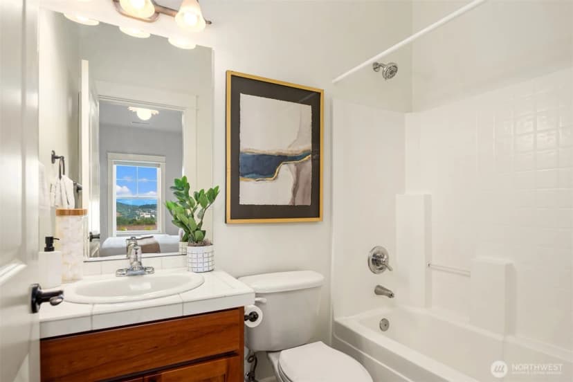 Property photo for 101 Shy Bear Way Nw, Issaquah photo 27