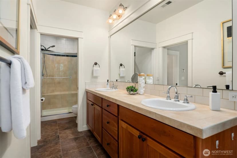 Property photo for 101 Shy Bear Way Nw, Issaquah photo 24