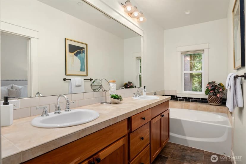 Property photo for 101 Shy Bear Way Nw, Issaquah photo 23