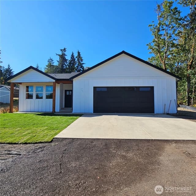 Property photo for 7579 E Idaho Street, Port Orchard photo 2