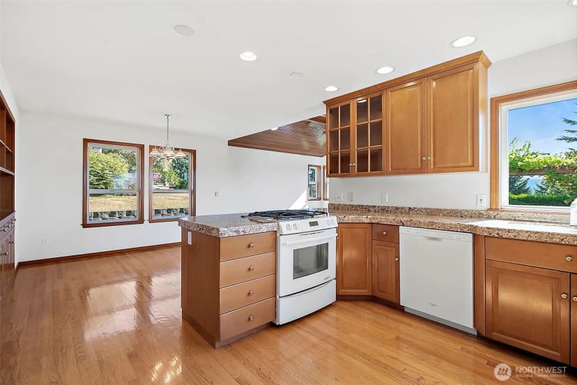 Property photo for 5101 131st Avenue Ct E, Edgewood photo 10