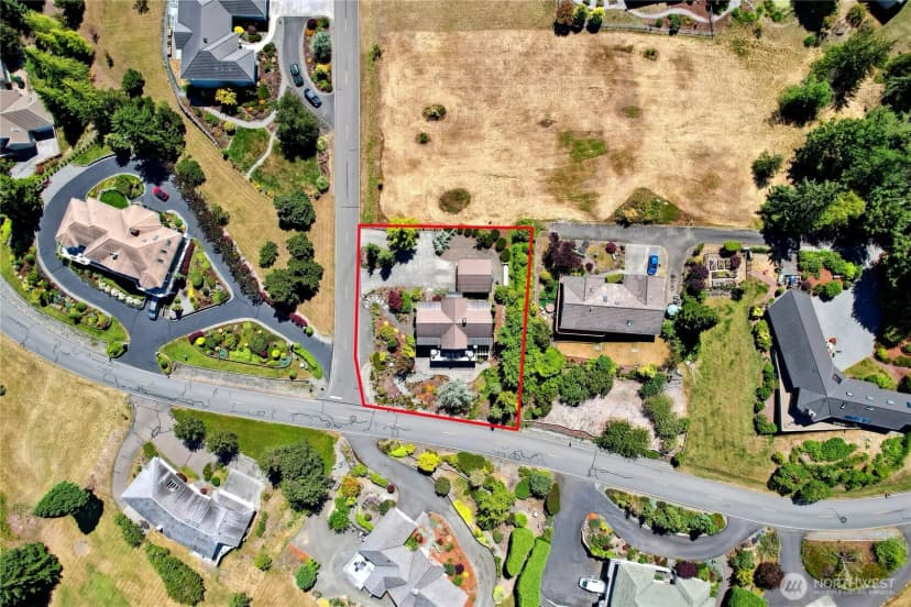 Property photo for 12 Hawks Way, Sequim photo 39