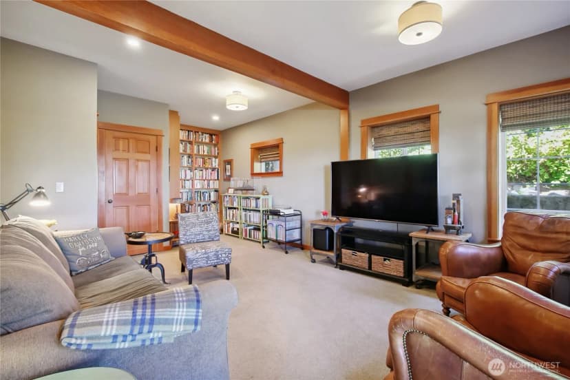 Property photo for 12 Hawks Way, Sequim photo 30