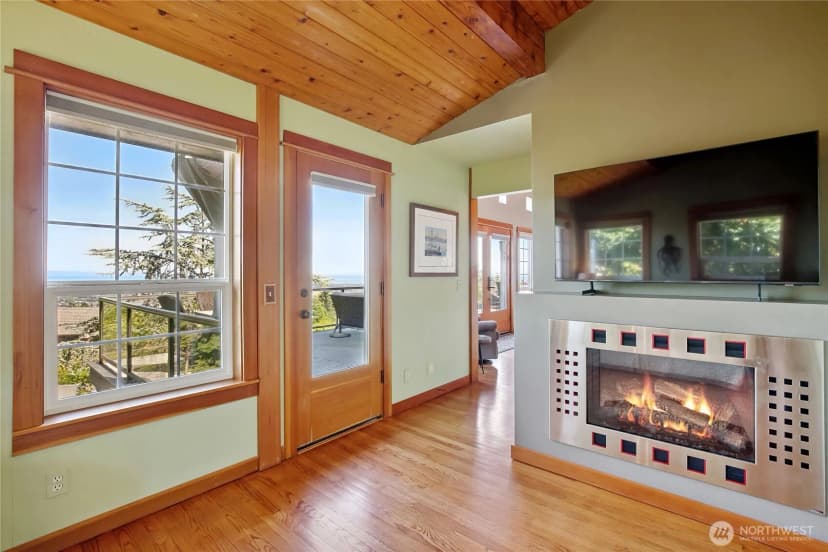Property photo for 12 Hawks Way, Sequim photo 7